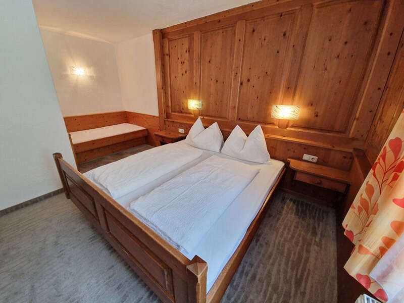 Triple room with double bed and single bed